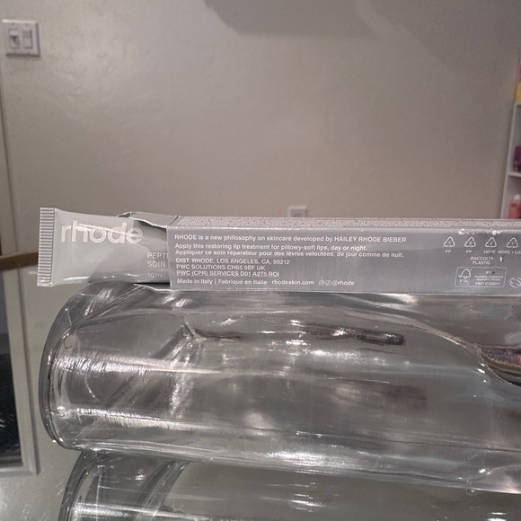 Rhode Peptide Lip Treatment - unscented - Picture 1 of 3